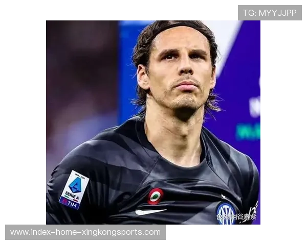 索默指尖捅出对方近距离头球，力保国际米兰球门不失